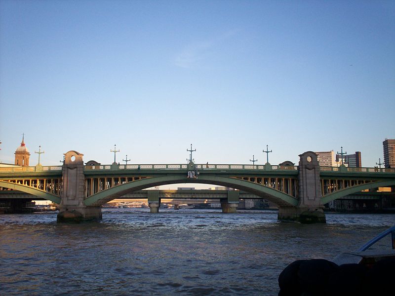 File:Southwark Bridge 1.jpg