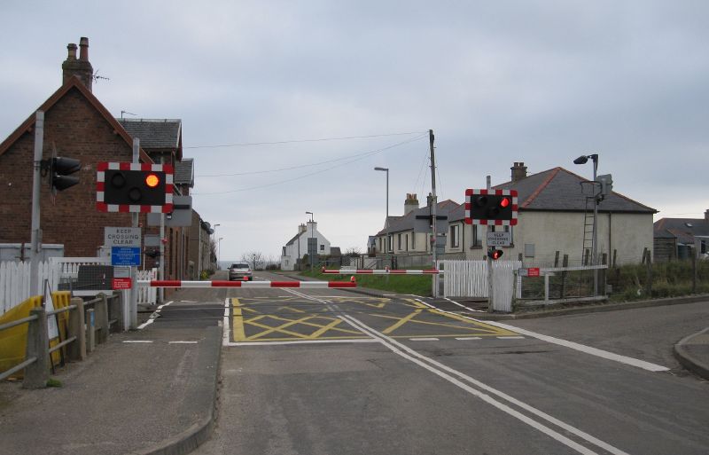 File:Brora Level Crossing 2014.jpg