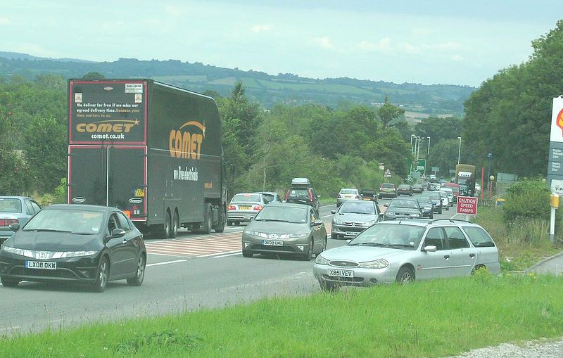 File:A303, August Bank Holiday 2008 - Coppermine - 19907.jpg