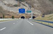 A51 tunnel near Vif - Coppermine - 21800.jpg