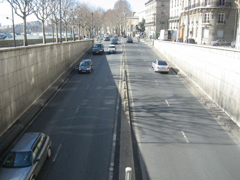 File:France, Paris Pont D'Alma Tunnel - Coppermine - 15867.JPG