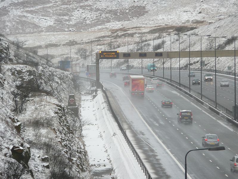 File:Grim conditions on the M62 - Coppermine - 16755.JPG