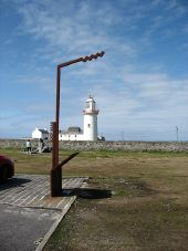 Loop Head lighthouse and Wild Atlantic Way marker - Geograph - 4947841.jpg
