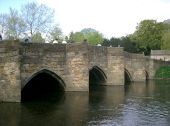 Bridge over the River Wye in Bakewell - Geograph - 1301.jpg