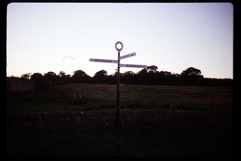 File:Bute Signpost - Coppermine - 11227.jpg