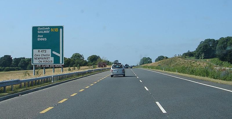 File:Direction sign on the N18 - Coppermine - 3464.JPG