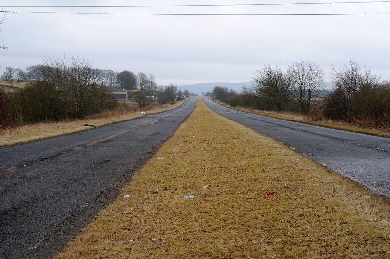 File:B7078 former dual carriageway 2.jpg