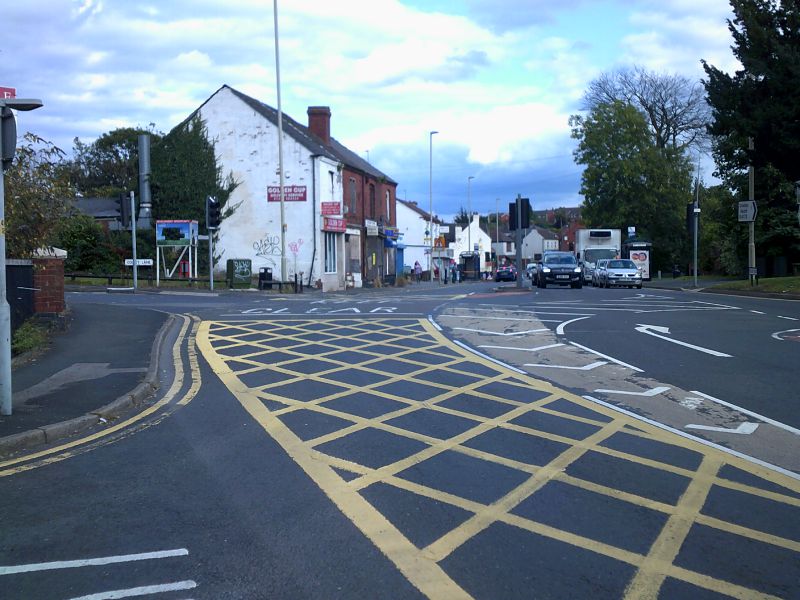 File:The A458 at its junction with the B4173.jpg