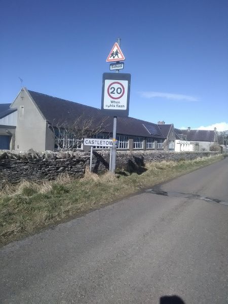 File:School 20mph sign at Castletown primary.jpeg
