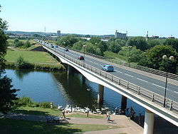 St. Peter's Bridge, Stapenhill - Geograph - 1070596.jpg