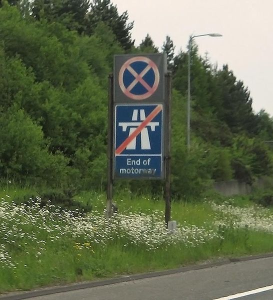 File:M23 Backlit "End Of Motorway" Sign - Coppermine - 15724.jpg
