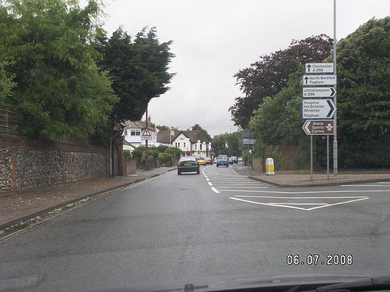 File:A259 Bognor signs.jpg