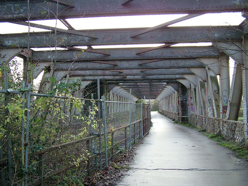 File:Ashton Swing Bridge3.jpg