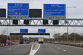 New and old gantries on the M40 approaching the M42 - Coppermine - 21400.jpg