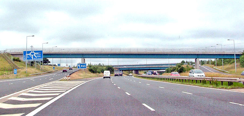 File:M61-M62 Junction Southbound - Coppermine - 6752.jpg