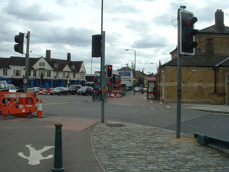 File:A106 Leytonstone High Road (old A11) - Coppermine - 6145.jpg