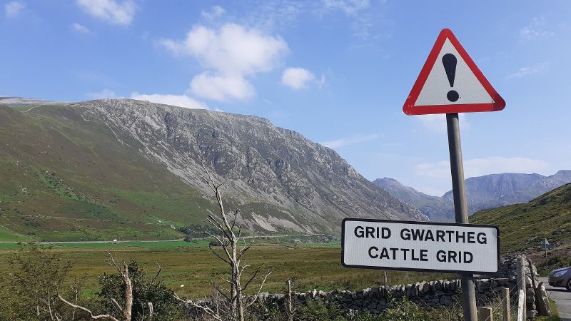 File:Nant Francon Cattle Grid.jpg