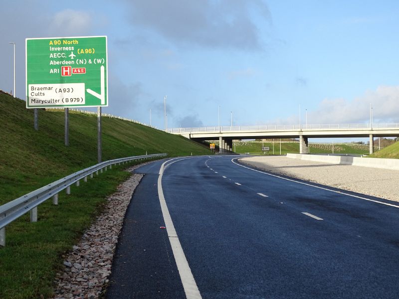 File:A90 AWPR - Deeside Junction - advance direction sign.jpg