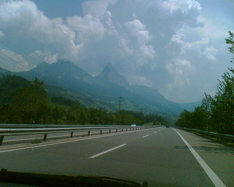 File:CH A4 Altdorf - 12JUL06 - Coppermine - 6976.jpg