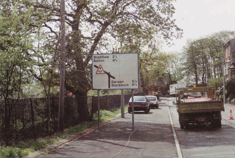 File:Chapeltown Road 1992-b.jpg