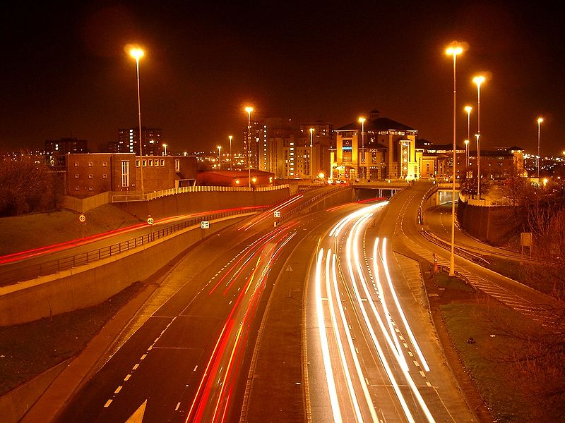 File:The Leeds Inner Ring Road at night - Coppermine - 7304.jpg