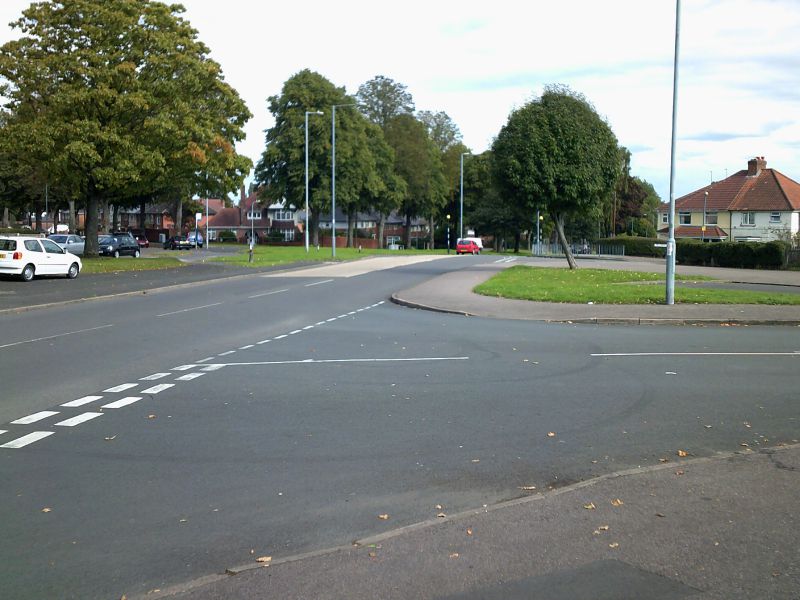 File:Junction between the B4154 and Dolphin Lane.jpg