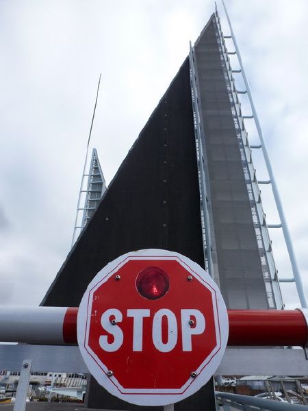 File:Poole- one sail of the Twin Sails Bridge.jpg