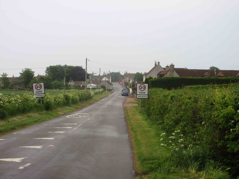 File:Approaching Arncroach.jpg