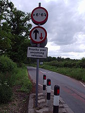 Dodgy "Priority over oncoming vehicles" sign - Coppermine - 596.JPG