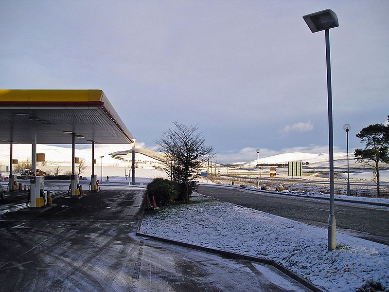 File:A snowy view from Annadale services on the A74(M) - Coppermine - 4917.jpg