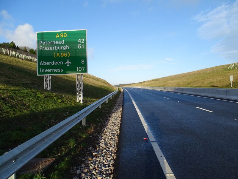 File:A90 AWPR - Deeside Junction - North route confirmation signs.jpg