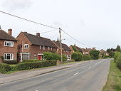 Houses on B4444, Princes Risborough - Geograph - 33682.jpg