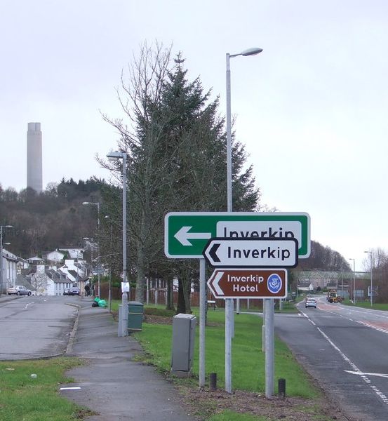 File:This way to Inverkip - Geograph - 2604462.jpg