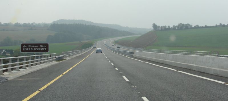 File:Blackwater viaduct - Coppermine - 8307.JPG