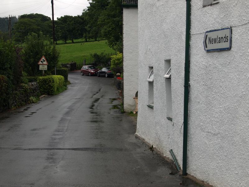 File:Braithwaite. Start of road to Buttermere.jpg