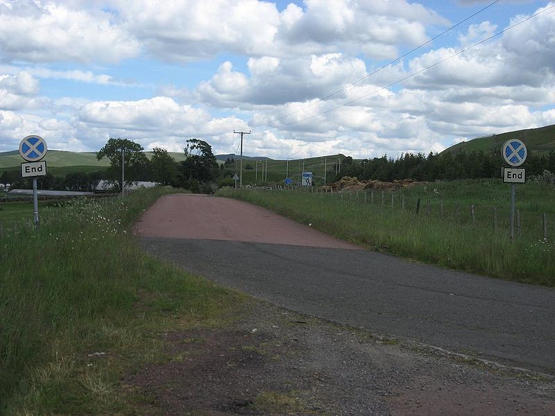 File:Old 'Clearway end' signs, original A74, Crawford - Coppermine - 18521.JPG
