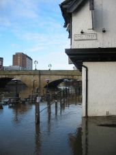 113-1351 IMG - 20030104-1311 - Ouse Bridge from King Street in Flood 53.957049N 1.083087W.JPG