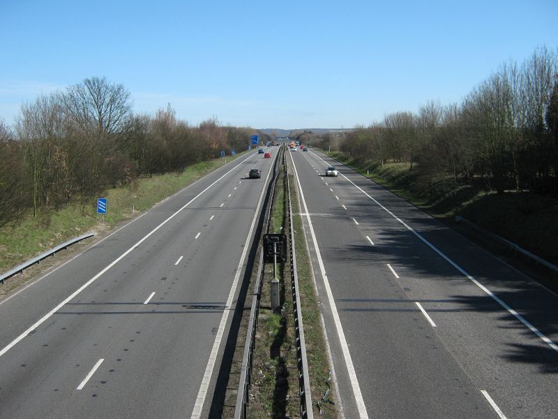 File:M2 on a sunny day.jpg