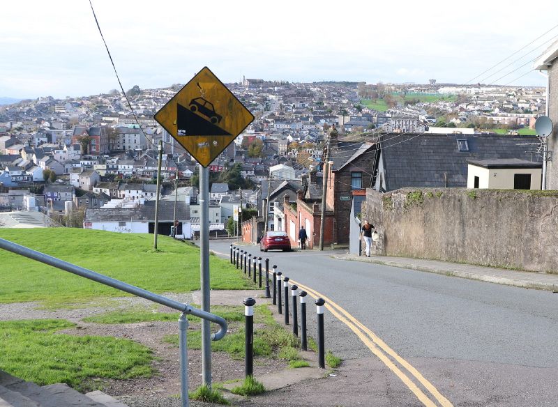 File:Old Youghal Road steep hill.jpg