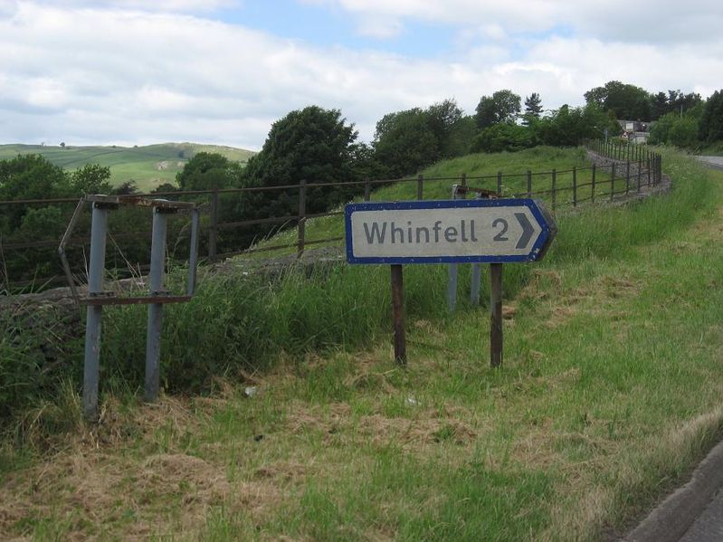 File:Whinfell sign - Coppermine - 18374.JPG