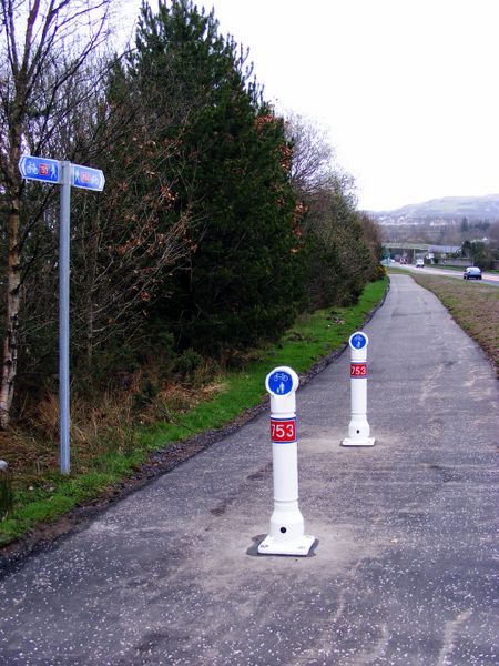 File:National Cycle Route at Inverkip - Geograph - 2360421.jpg