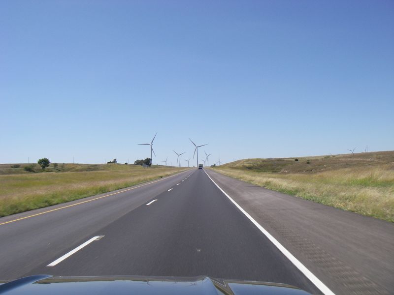 File:20170919-1925 - Windmills from I-40 westbound 35.2128967N 100.7578341W.jpg