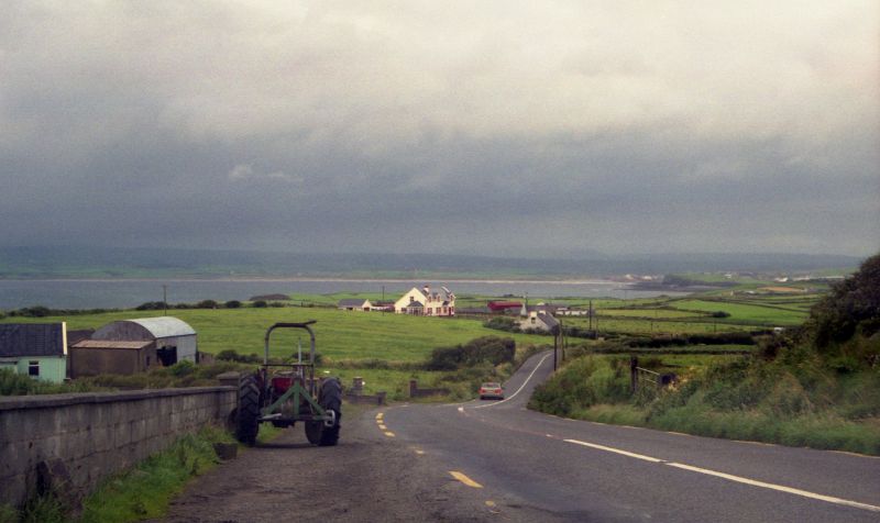 File:Image1 - N67 - County Clare - 52.9014554N 9.3712445W small.jpg