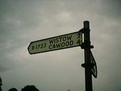 Old style screen printed fingerpost in Selby - Coppermine - 761.jpg