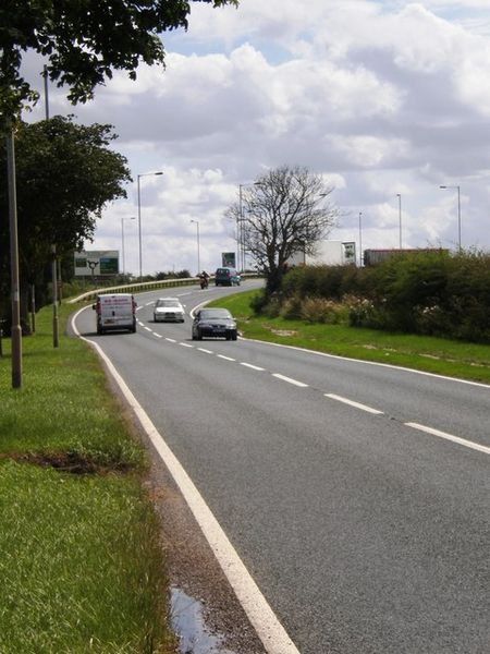 File:Approach to Dog Kennel Lane Roundabout - Geograph - 1422522.jpg
