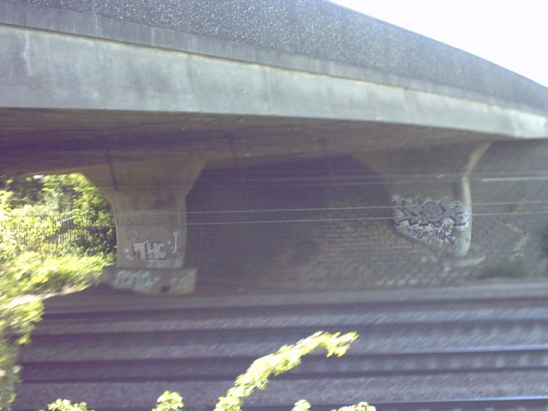 File:The railway bridge. - Coppermine - 6154.JPG
