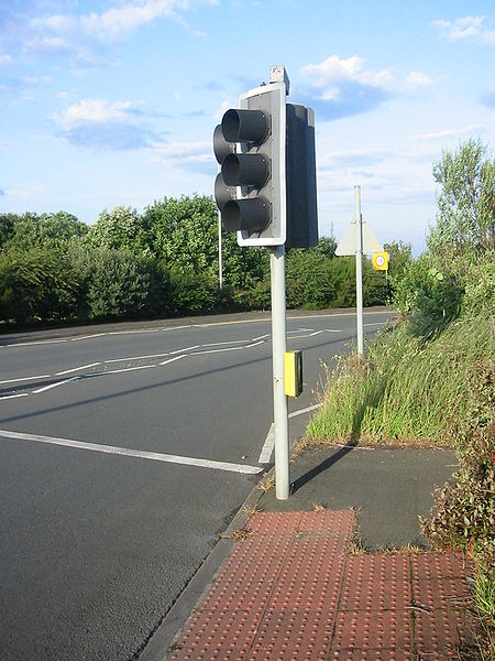 File:IOM Airport Mellors Pelican Crossing - Coppermine - 13283.JPG