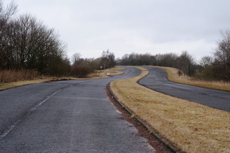 File:B7078 former dual carriageway 3.jpg