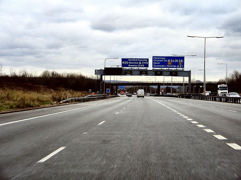 File:M25 Junction 5 - Coppermine - 2105.jpg