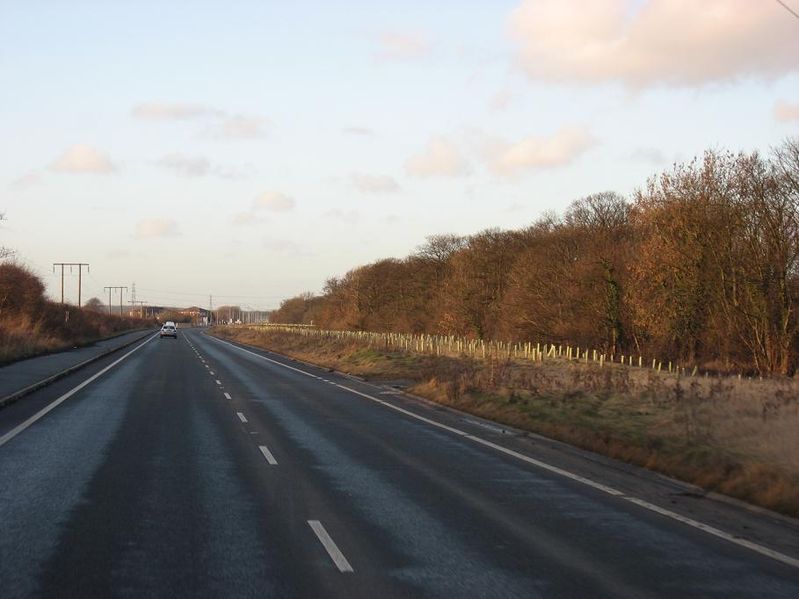 File:A1246 (old A1) near Fairburn - Coppermine - 21254.JPG